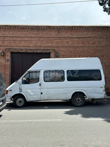 Ford Transit-6