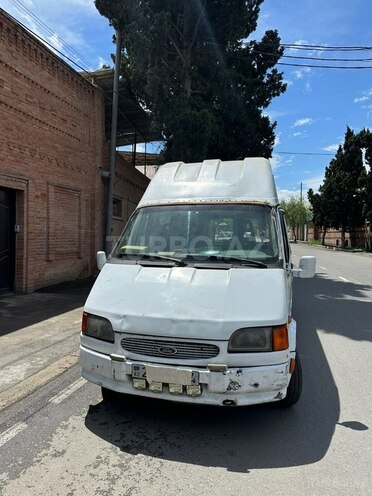 Ford Transit-1