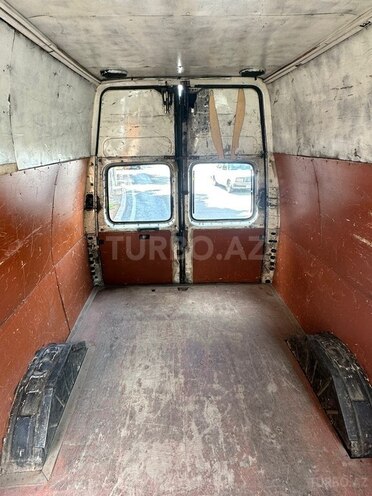 Ford Transit-8