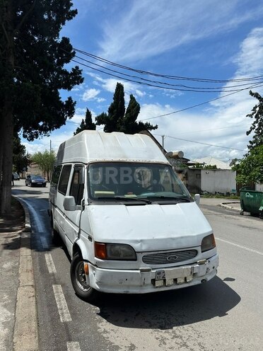 Ford Transit-3