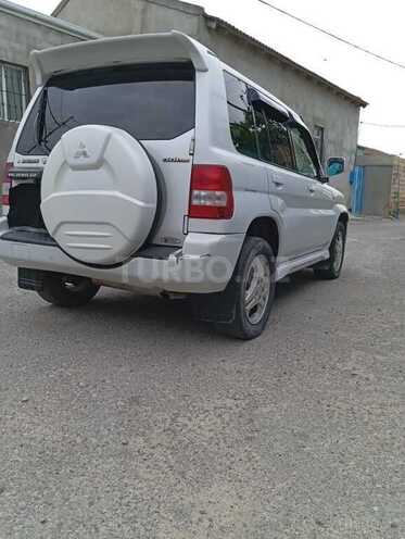 Mitsubishi Pajero io-5