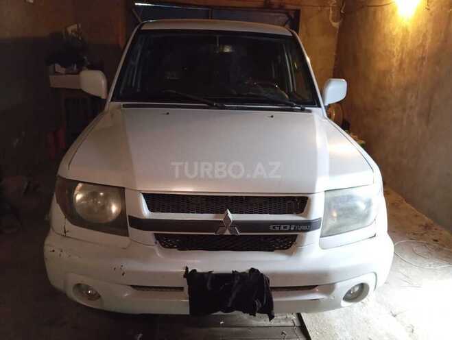 Mitsubishi Pajero io-7