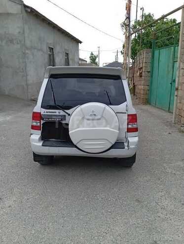 Mitsubishi Pajero io-2