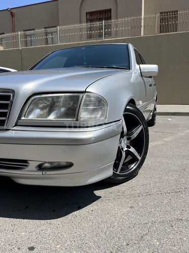 Mercedes C 200-7