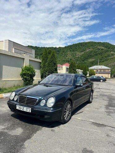 Mercedes E 200-3
