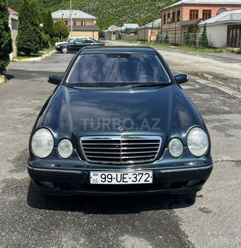 Mercedes E 200-1