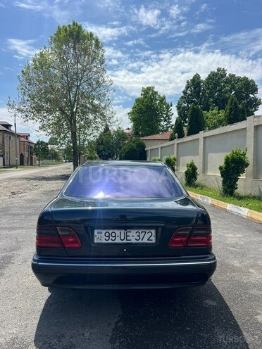 Mercedes E 200-6