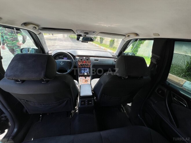 Mercedes E 200-12