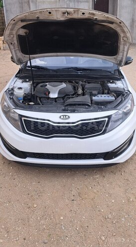 Kia Optima-4