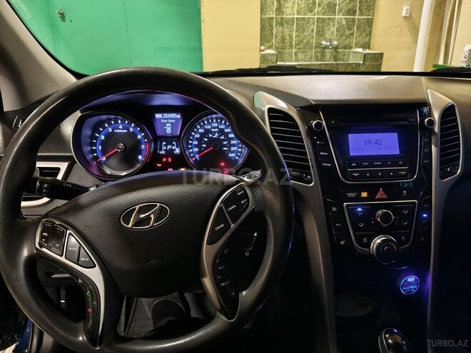 Hyundai Elantra-3