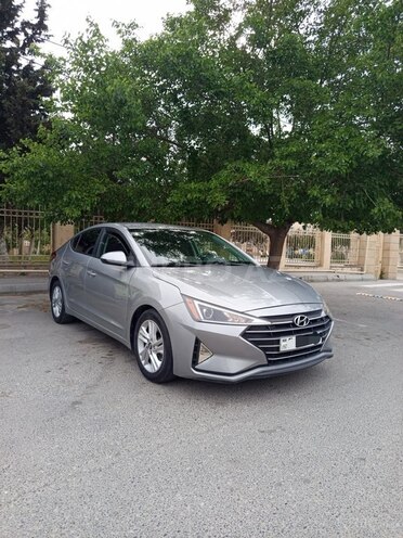 Hyundai Elantra-4