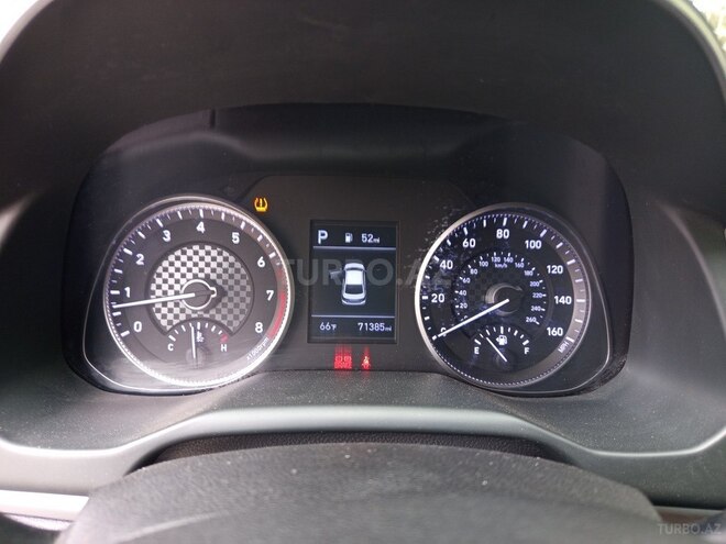 Hyundai Elantra-2