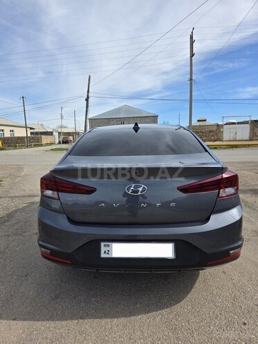 Hyundai Avante-4