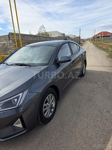 Hyundai Avante-2