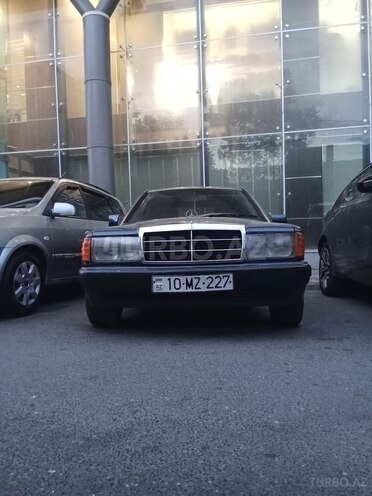 Mercedes 190-1