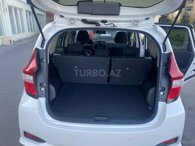 Nissan Note-5