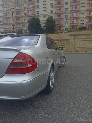 Mercedes E 240-18