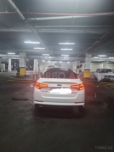 Kia Optima-4