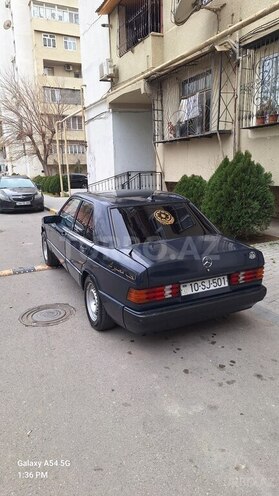 Mercedes 190-4