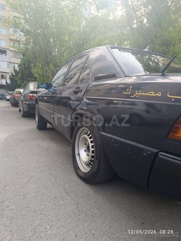 Mercedes 190-13