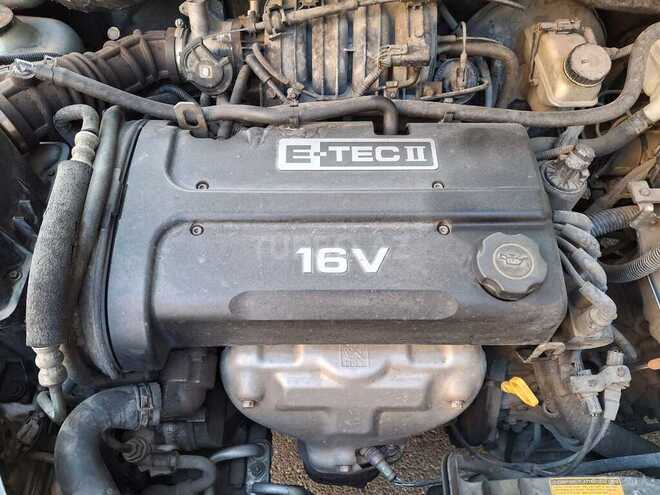 Chevrolet Aveo-10