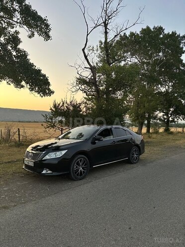 Toyota Camry-13