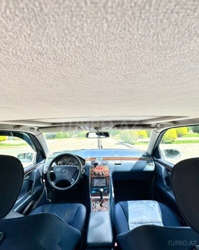 Mercedes E 240-9