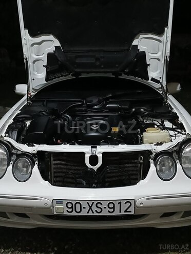Mercedes E 240-10