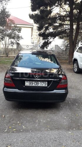 Mercedes E 220-2