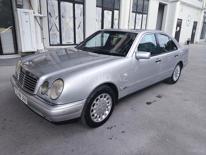 Mercedes E 240-5