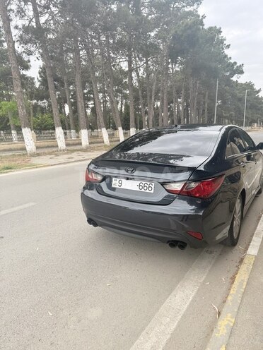 Hyundai Sonata-2