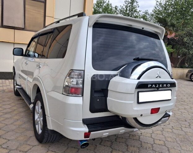 Mitsubishi Pajero-17