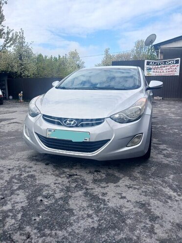 Hyundai Elantra-1