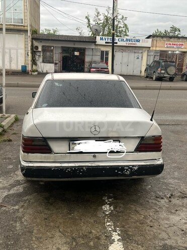 Mercedes 200 D-4