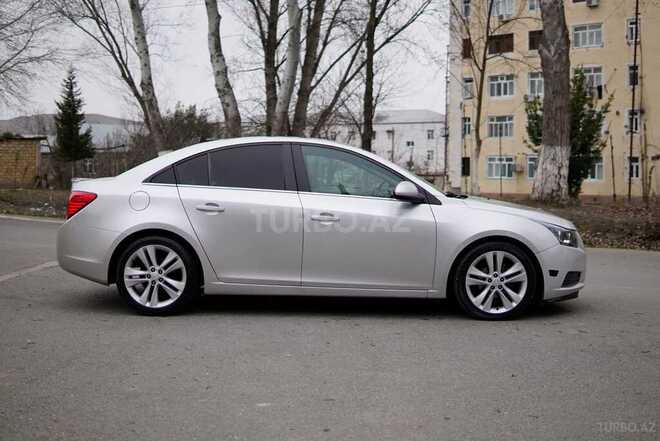 Chevrolet Cruze-13