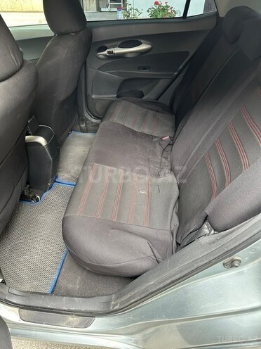 Toyota Auris-11