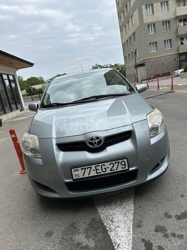 Toyota Auris-2