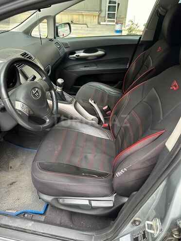 Toyota Auris-12