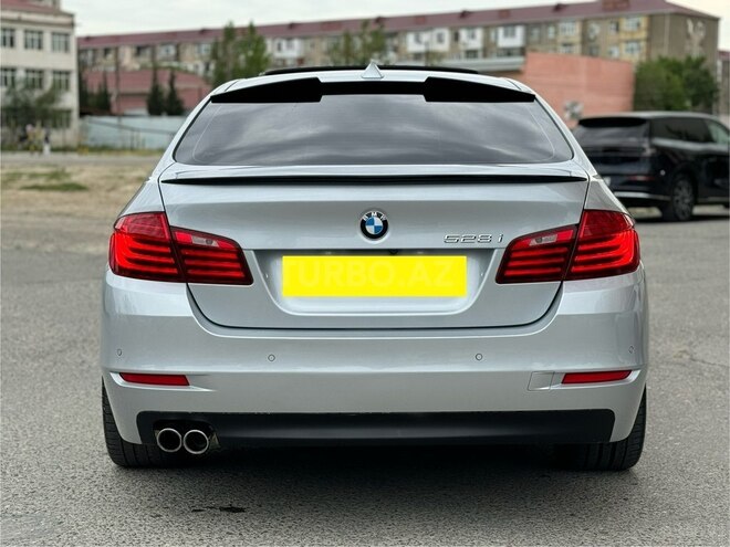 BMW 528-7