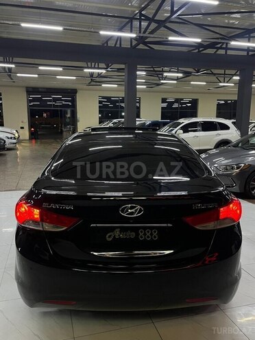 Hyundai Elantra-4