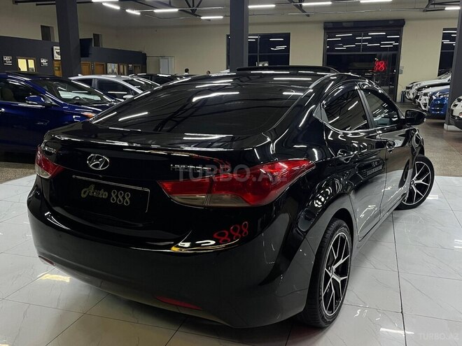 Hyundai Elantra-5