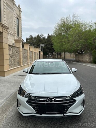 Hyundai Elantra-1