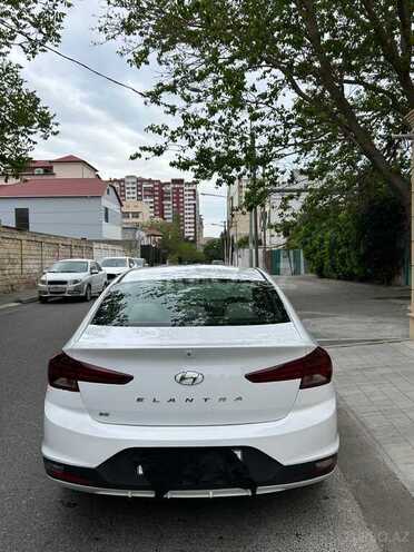 Hyundai Elantra-2