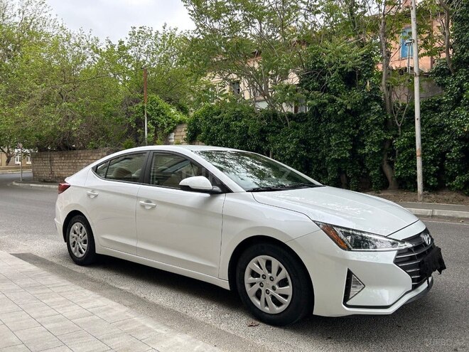 Hyundai Elantra-6