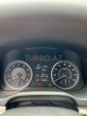 Hyundai Elantra-8