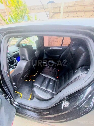 Volkswagen Golf R-11