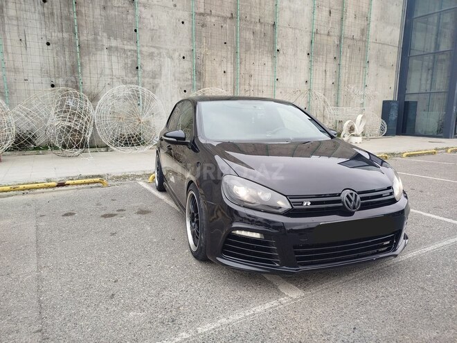 Volkswagen Golf R-1