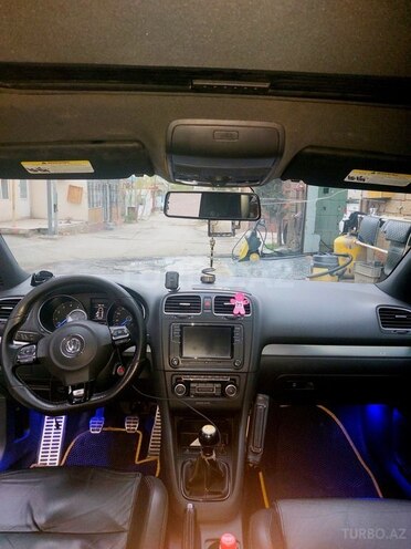 Volkswagen Golf R-10