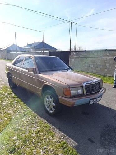 Mercedes 190-1