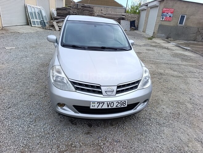 Nissan Tiida-1